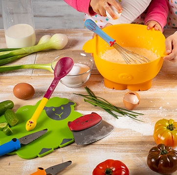 Enfants dans la cuisine